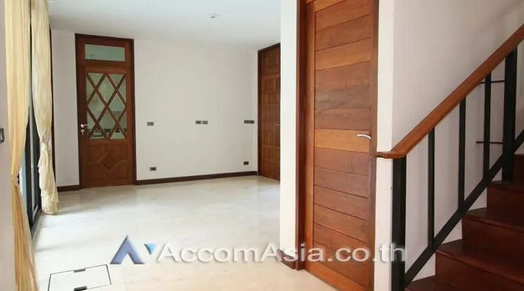 5  4 br House For Rent in Sukhumvit ,Bangkok BTS Phrom Phong at Emporium Pool Compound AA13421
