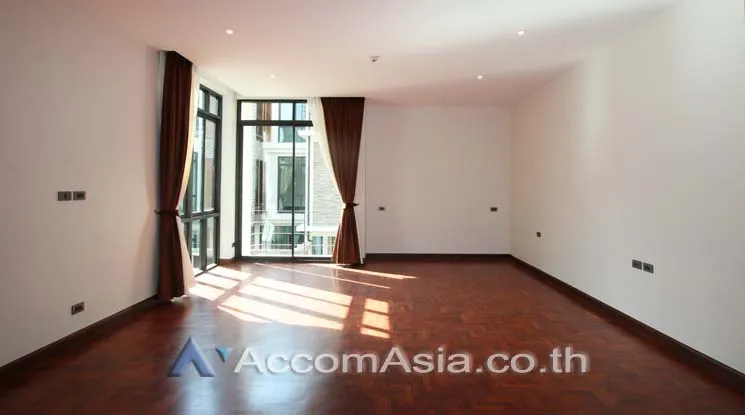 10  4 br House For Rent in Sukhumvit ,Bangkok BTS Phrom Phong at Emporium Pool Compound AA13421