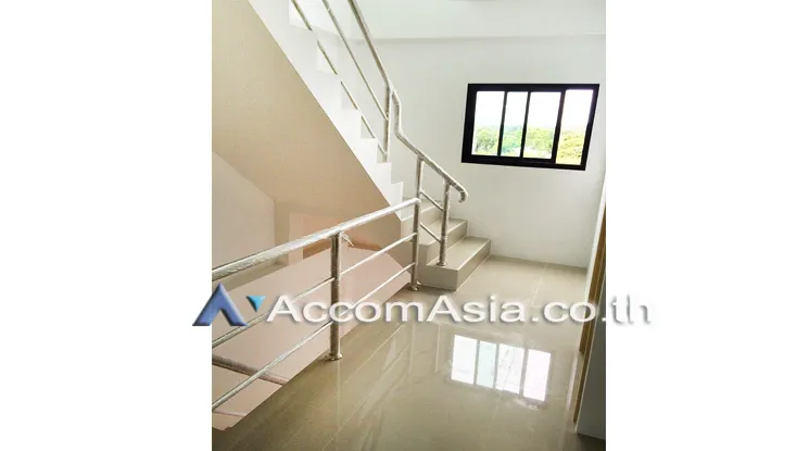 unit Shophouse For Sale in Sukhumvit, Bangkok  (AA13456)