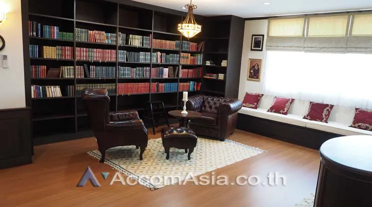 unit 5 Bedrooms  House For Sale in Sukhumvit, Bangkok  near BTS Punnawithi (AA13534)