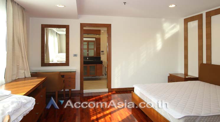6  3 br Apartment For Rent in Sukhumvit ,Bangkok BTS Nana at Fully Furnished Apartment, Only 2 mins walk to BTS AA13749