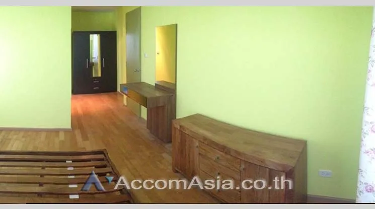 unit 2 Bedrooms  Condominium For Rent in Phaholyothin, Bangkok  near BTS Ratchathewi (AA13816)