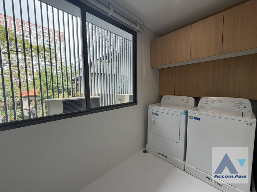 22  3 br Condominium For Rent in Sukhumvit ,Bangkok BTS Asok - MRT Sukhumvit at Domus 16 AA13939