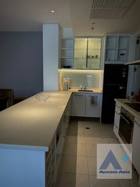7  2 br Condominium For Rent in Silom ,Bangkok MRT Silom - BTS Sala Daeng at The Legend Saladaeng AA13953