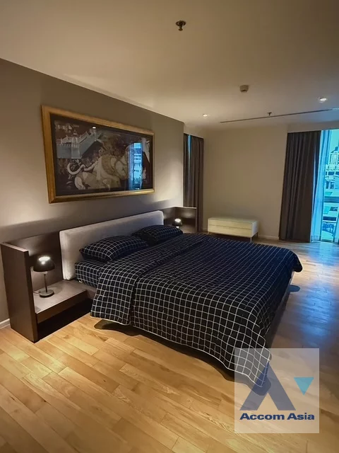 9  2 br Condominium For Rent in Silom ,Bangkok MRT Silom - BTS Sala Daeng at The Legend Saladaeng AA13953