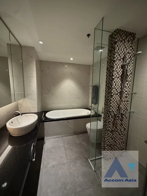 14  2 br Condominium For Rent in Silom ,Bangkok MRT Silom - BTS Sala Daeng at The Legend Saladaeng AA13953