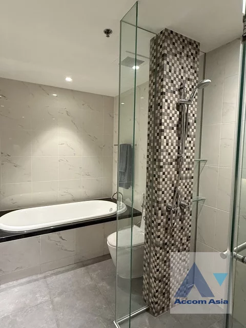 15  2 br Condominium For Rent in Silom ,Bangkok MRT Silom - BTS Sala Daeng at The Legend Saladaeng AA13953