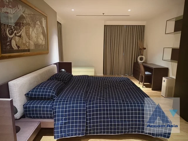 10  2 br Condominium For Rent in Silom ,Bangkok MRT Silom - BTS Sala Daeng at The Legend Saladaeng AA13953