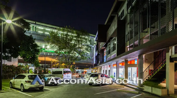 unit Retail / showroom For Rent in Bang Na, Bangkok  near BTS Udomsuk (AA13974)
