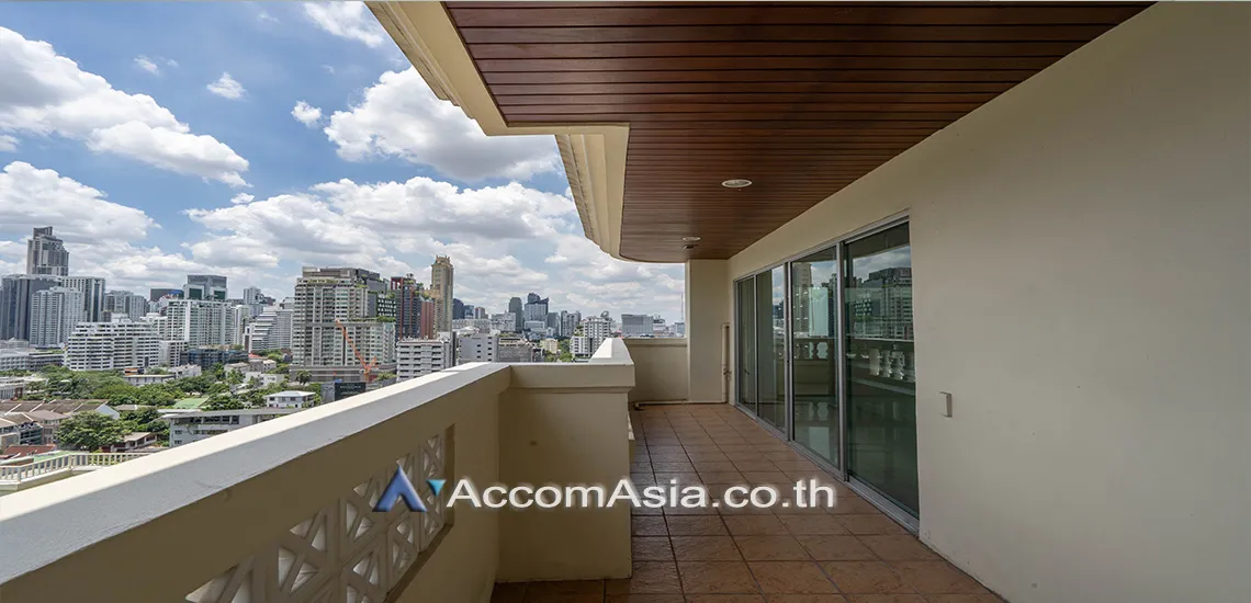 unit 3 Bedrooms  Apartment For Rent in Sukhumvit, Bangkok  near BTS Phrom Phong (AA14075)