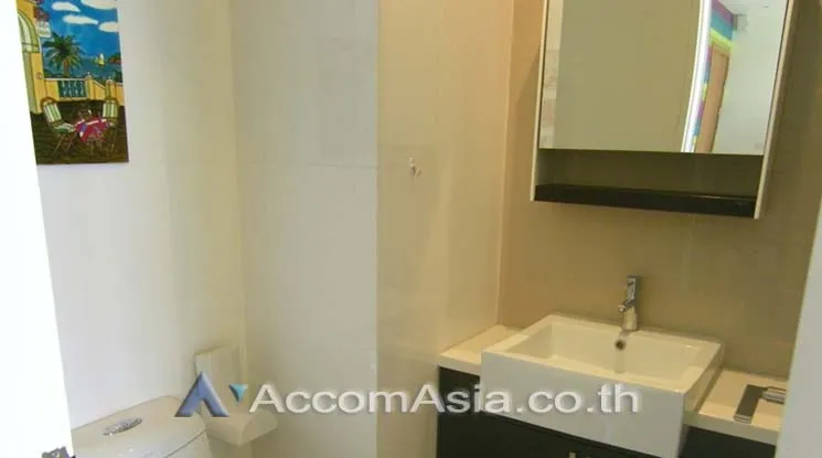 unit 2 Bedrooms  Condominium For Rent in Sukhumvit, Bangkok  near BTS Phra khanong (AA14153)