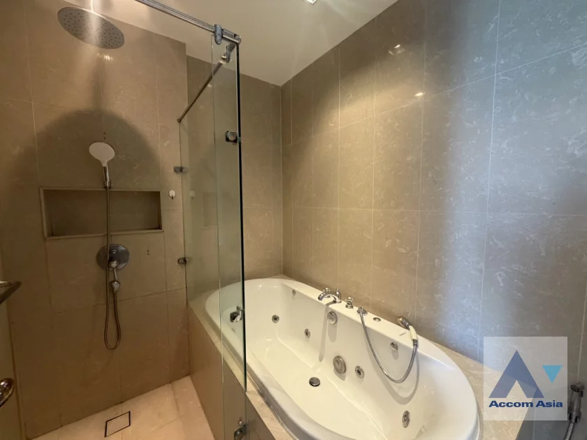 11  2 br Condominium For Rent in Ploenchit ,Bangkok BTS Ploenchit at Athenee Residence AA14213