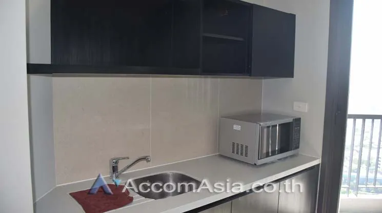 unitRhythm Sukhumvit 44-1 Condominium