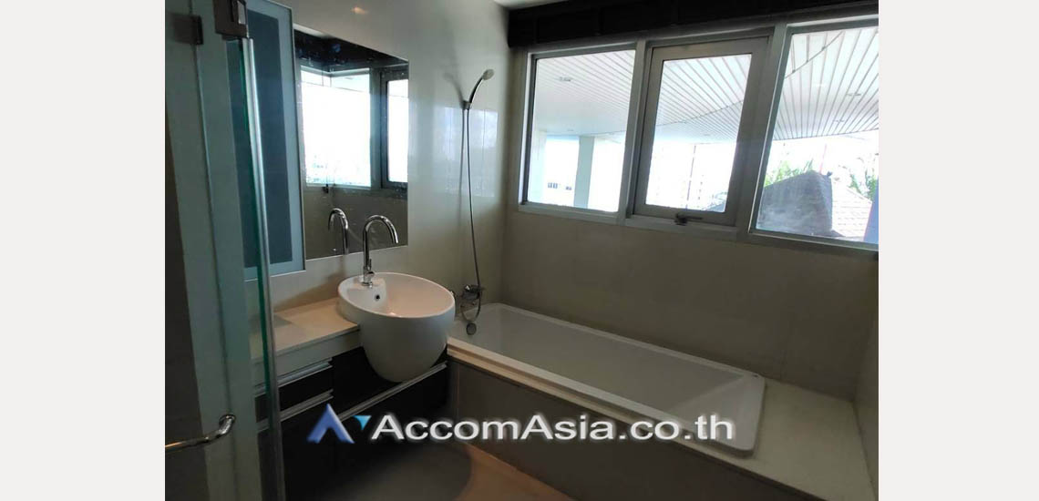 11  2 br Condominium For Rent in Sukhumvit ,Bangkok BTS Phra khanong at Sky Walk Condominium AA14525
