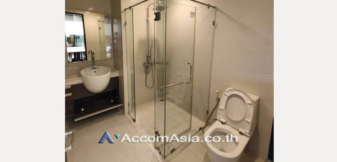 13  2 br Condominium For Rent in Sukhumvit ,Bangkok BTS Phra khanong at Sky Walk Condominium AA14525