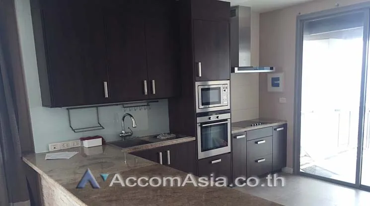 unit 3 Bedrooms  Condominium For Rent in Sukhumvit, Bangkok  near BTS Phrom Phong (AA14554)