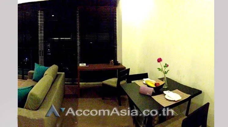 unit 1 Bedroom  Condominium For Sale in Charoen Nakhon, Bangkok  near BTS Krung Thon Buri (AA14770)