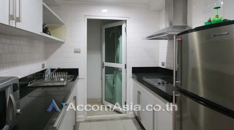 unit 2 Bedrooms  Condominium For Rent in Ploenchit, Bangkok  near BTS Ploenchit (AA14880)