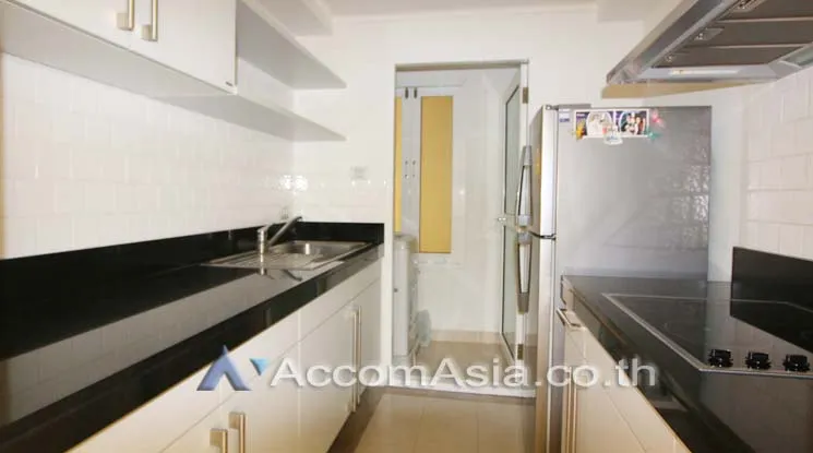 unit 2 Bedrooms  Condominium For Rent in Ploenchit, Bangkok  near BTS Ploenchit (AA14881)