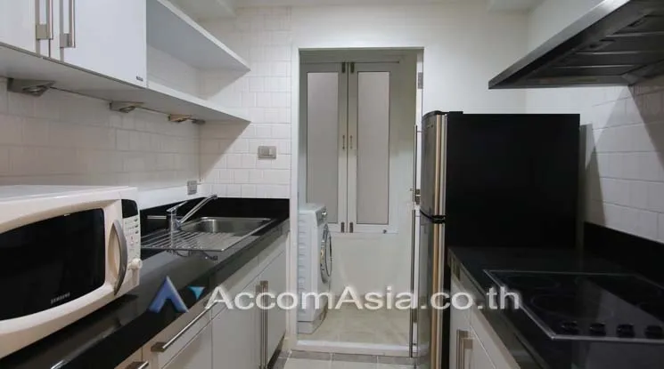 unit 2 Bedrooms  Condominium For Rent in Ploenchit, Bangkok  near BTS Ploenchit (AA14882)