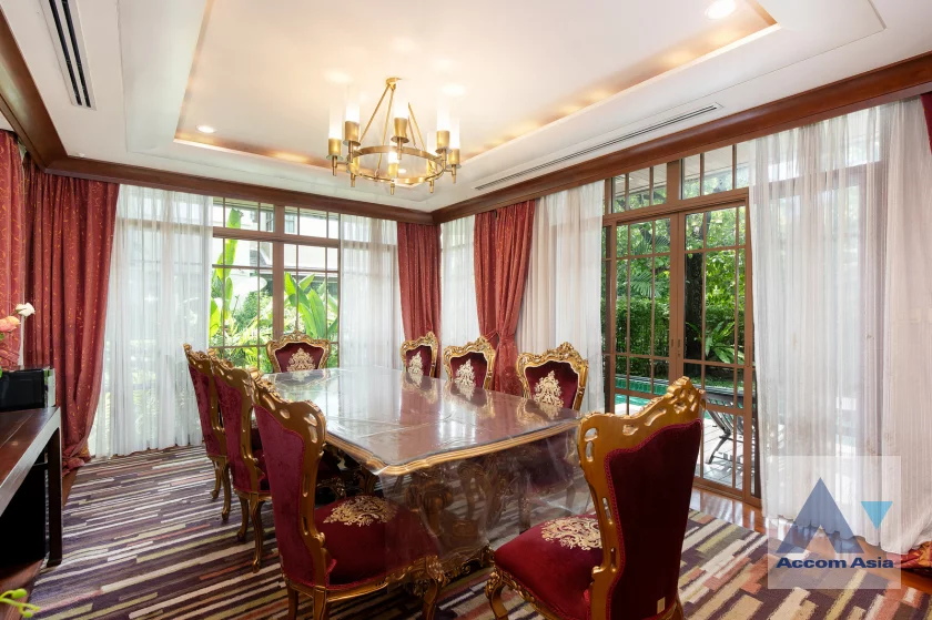 unitCorner Unit, Private Swimming Pool |  5 Bedrooms  House For Rent & Sale in Sukhumvit, Bangkok  near BTS Phra khanong (AA14897)