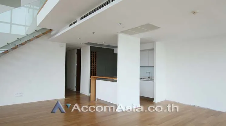 unit 3 Bedrooms  Condominium For Sale in Charoen Nakhon, Bangkok  near BTS Krung Thon Buri (AA14943)