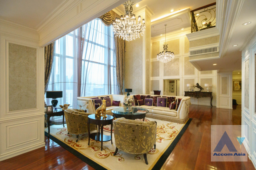  2  6 br Condominium For Sale in Ploenchit ,Bangkok BTS Chitlom at The Park Chidlom AA15191