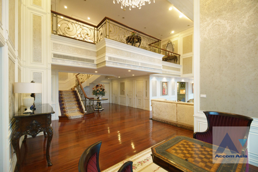 unitSuper Luxury, Duplex Condo, Penthouse | Penthouse - Huge terrace Garden.  Park Chidlom