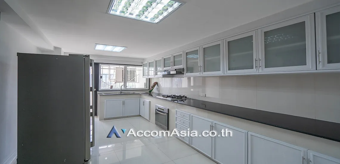 5  3 br Apartment For Rent in Sukhumvit ,Bangkok BTS Asok at Family Apartment with Lake View AA15312