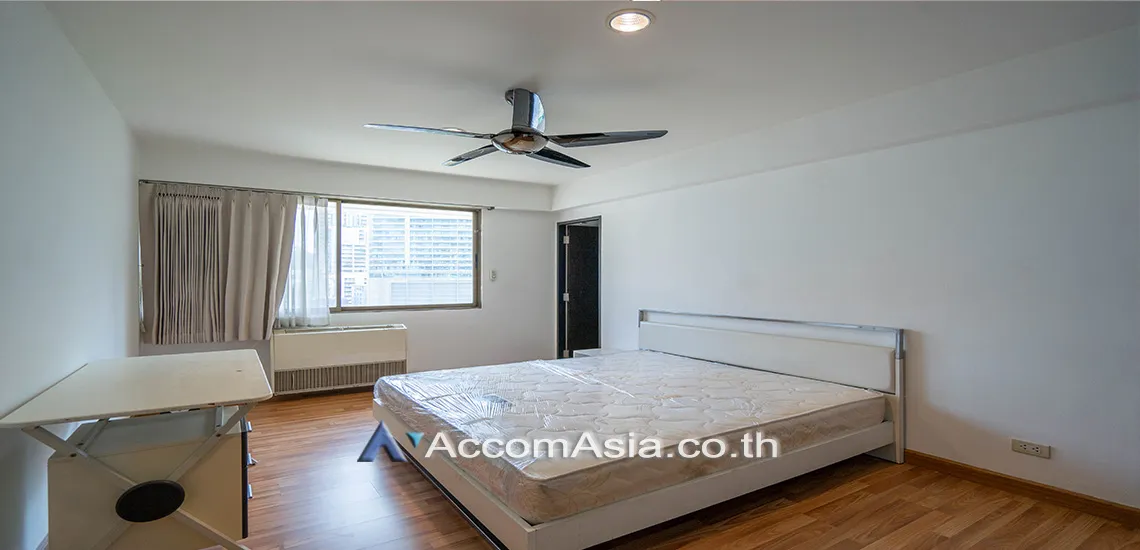 9  3 br Apartment For Rent in Sukhumvit ,Bangkok BTS Asok at Family Apartment with Lake View AA15312