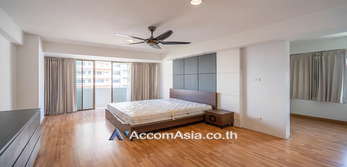 10  3 br Apartment For Rent in Sukhumvit ,Bangkok BTS Asok at Family Apartment with Lake View AA15312