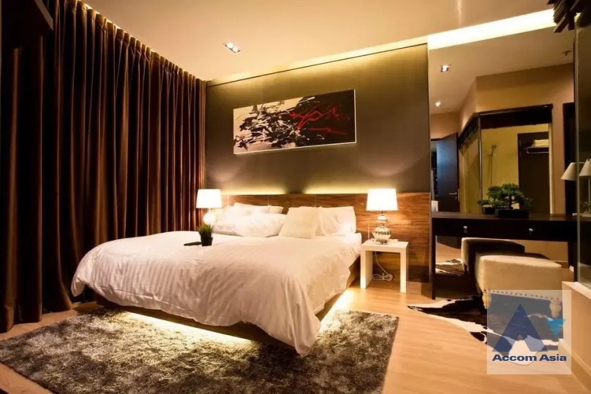 6  1 br Condominium For Sale in Sukhumvit ,Bangkok BTS Phra khanong at Sky Walk Condominium AA15644