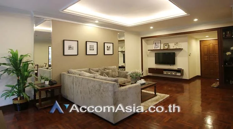 unit 2 Bedrooms  Apartment For Rent in Ploenchit, Bangkok  near BTS Ploenchit (AA15646)