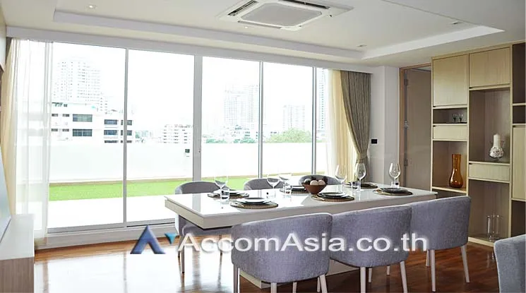 unit 2 Bedrooms  Apartment For Rent in Sukhumvit, Bangkok  near BTS Phrom Phong (AA15670)