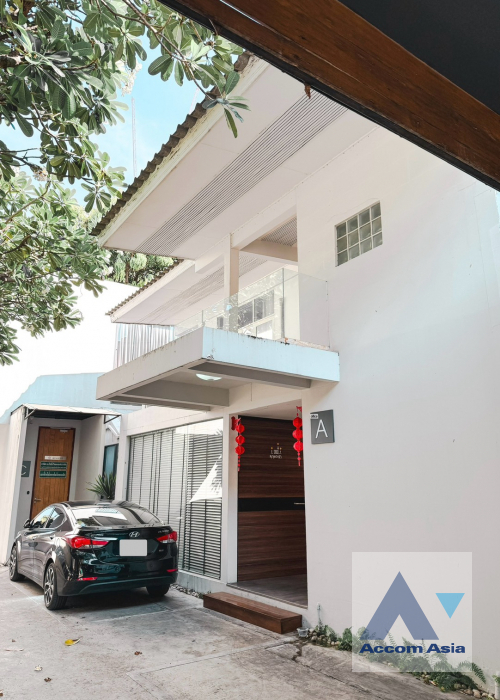  2  4 br House For Rent in Sukhumvit ,Bangkok BTS Thong Lo AA15750
