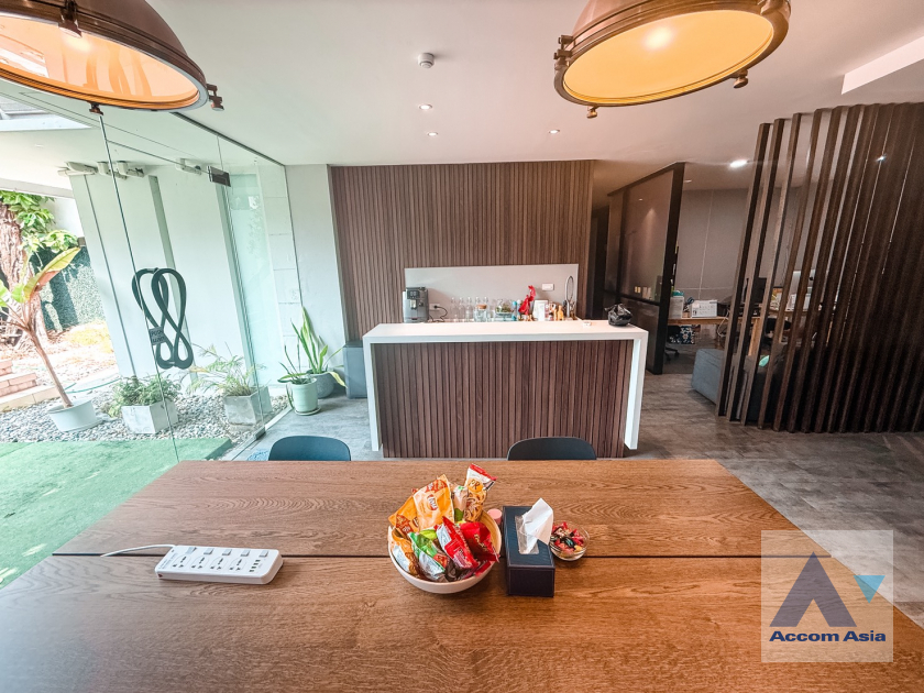 1  4 br House For Rent in Sukhumvit ,Bangkok BTS Thong Lo AA15750