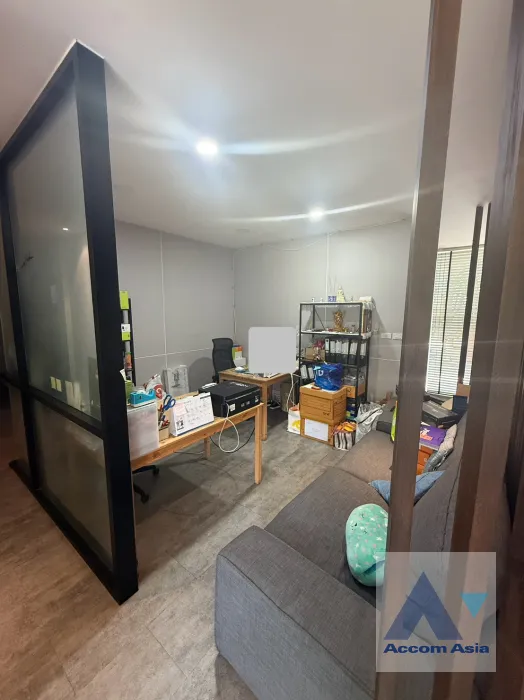 unitHome Office, Private Swimming Pool |  7 Bedrooms  House For Rent in Sukhumvit, Bangkok  near BTS Thong Lo (AA15750)