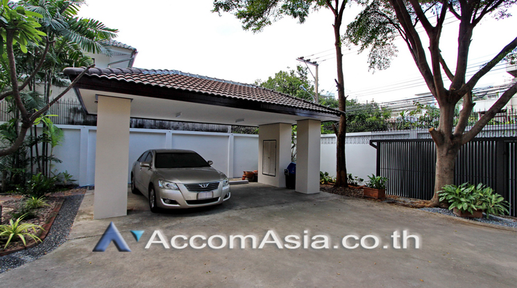  1  4 br House For Rent in Sukhumvit ,Bangkok BTS Ekkamai AA15757