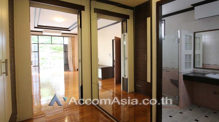 12  4 br House For Rent in Sukhumvit ,Bangkok BTS Ekkamai AA15757