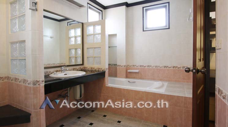 13  4 br House For Rent in Sukhumvit ,Bangkok BTS Ekkamai AA15757