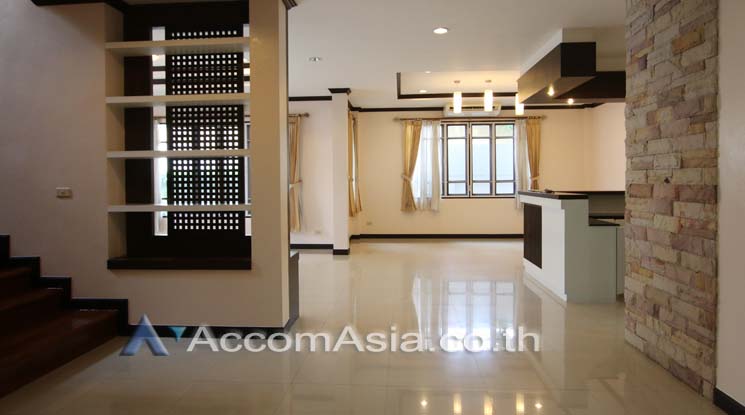 10  4 br House For Rent in Sukhumvit ,Bangkok BTS Ekkamai AA15757