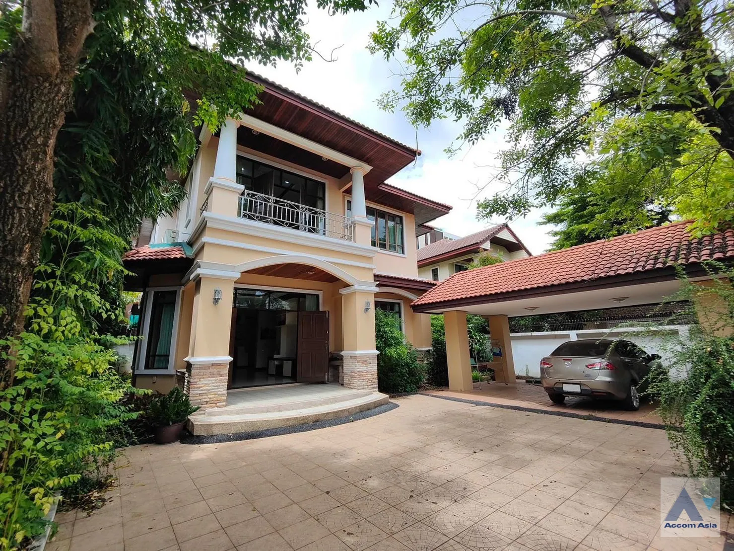  2  4 br House For Rent in Sukhumvit ,Bangkok BTS Ekkamai AA15758