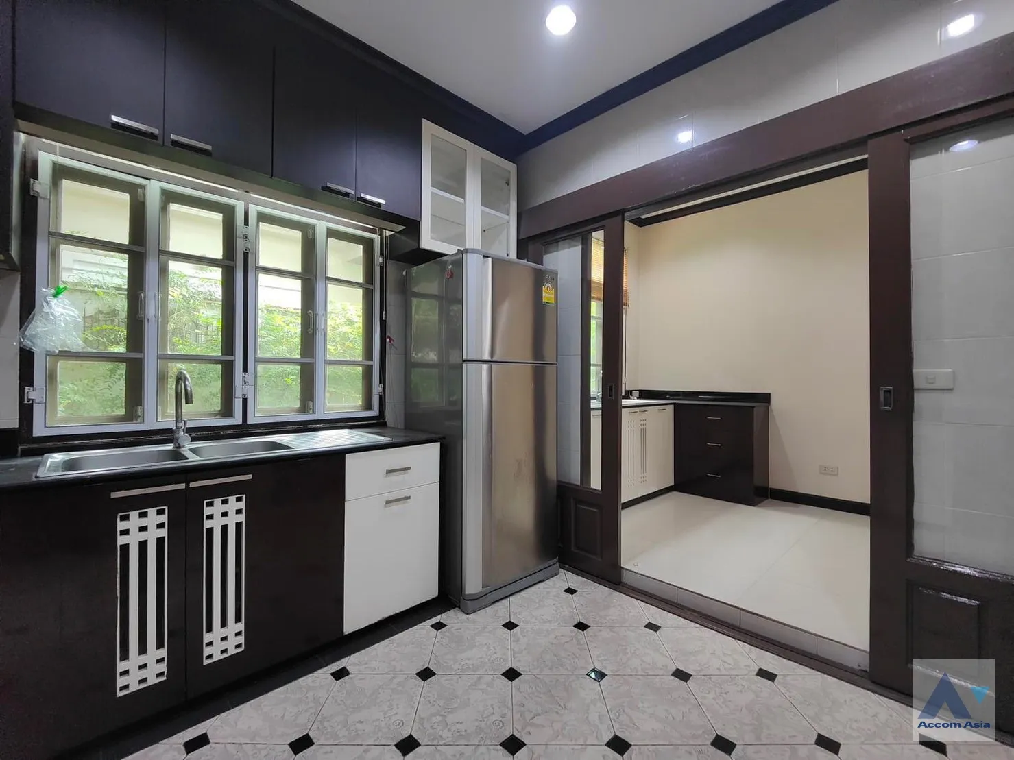 4  4 br House For Rent in Sukhumvit ,Bangkok BTS Ekkamai AA15758