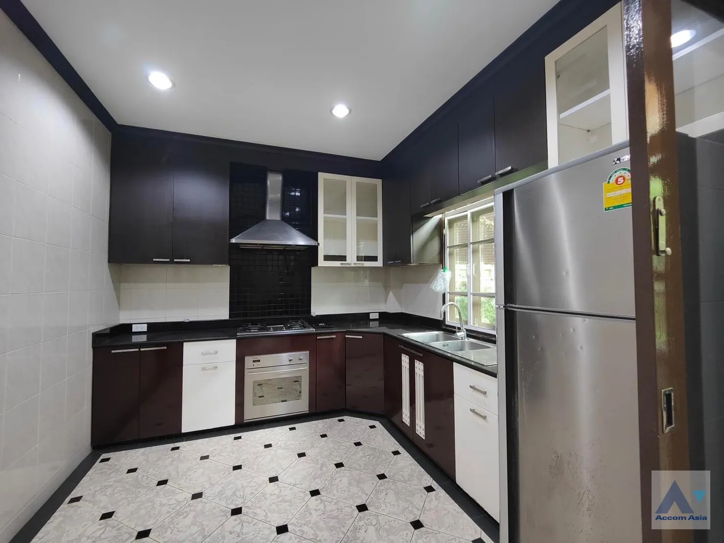  1  4 br House For Rent in Sukhumvit ,Bangkok BTS Ekkamai AA15758