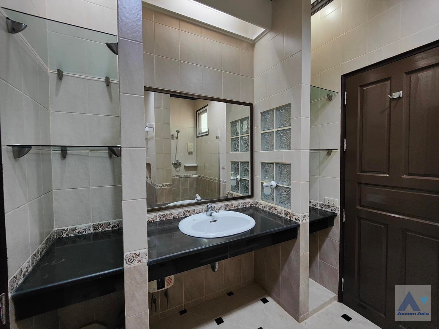 10  4 br House For Rent in Sukhumvit ,Bangkok BTS Ekkamai AA15758