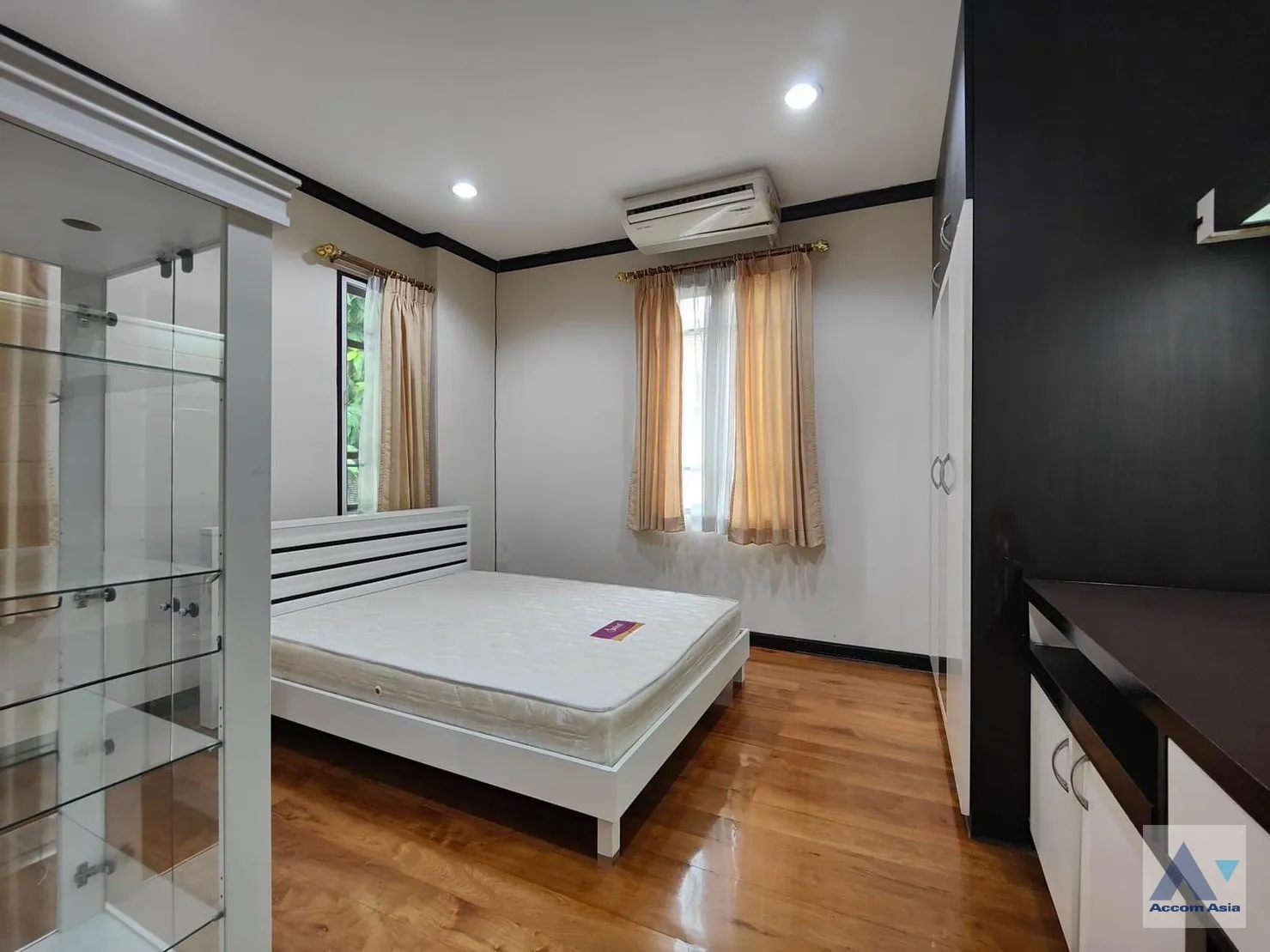 7  4 br House For Rent in Sukhumvit ,Bangkok BTS Ekkamai AA15758