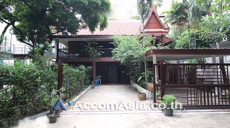  2  3 br House For Rent in Sukhumvit ,Bangkok BTS Thong Lo AA15769