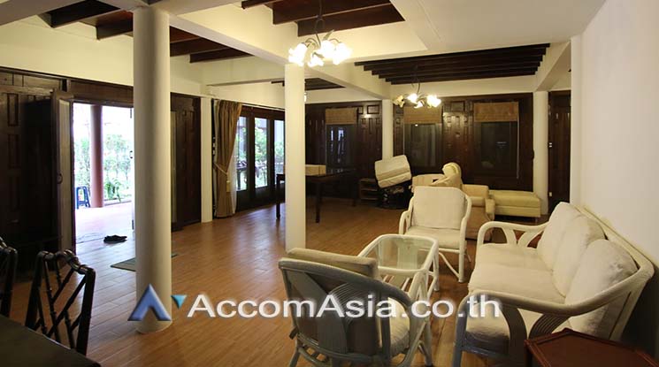  1  3 br House For Rent in Sukhumvit ,Bangkok BTS Thong Lo AA15769