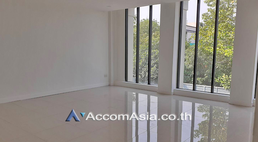 9  Office Space For Rent in Sukhumvit ,Bangkok BTS Udomsuk AA15784