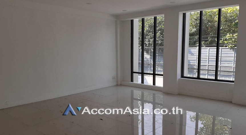 10  Office Space For Rent in Sukhumvit ,Bangkok BTS Udomsuk AA15784